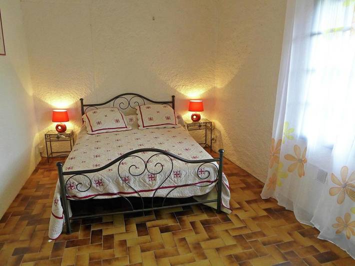 Location de vacances pour 6 personnes, avec jardin ainsi que terrasse et piscine à Félines-Minervois - 4