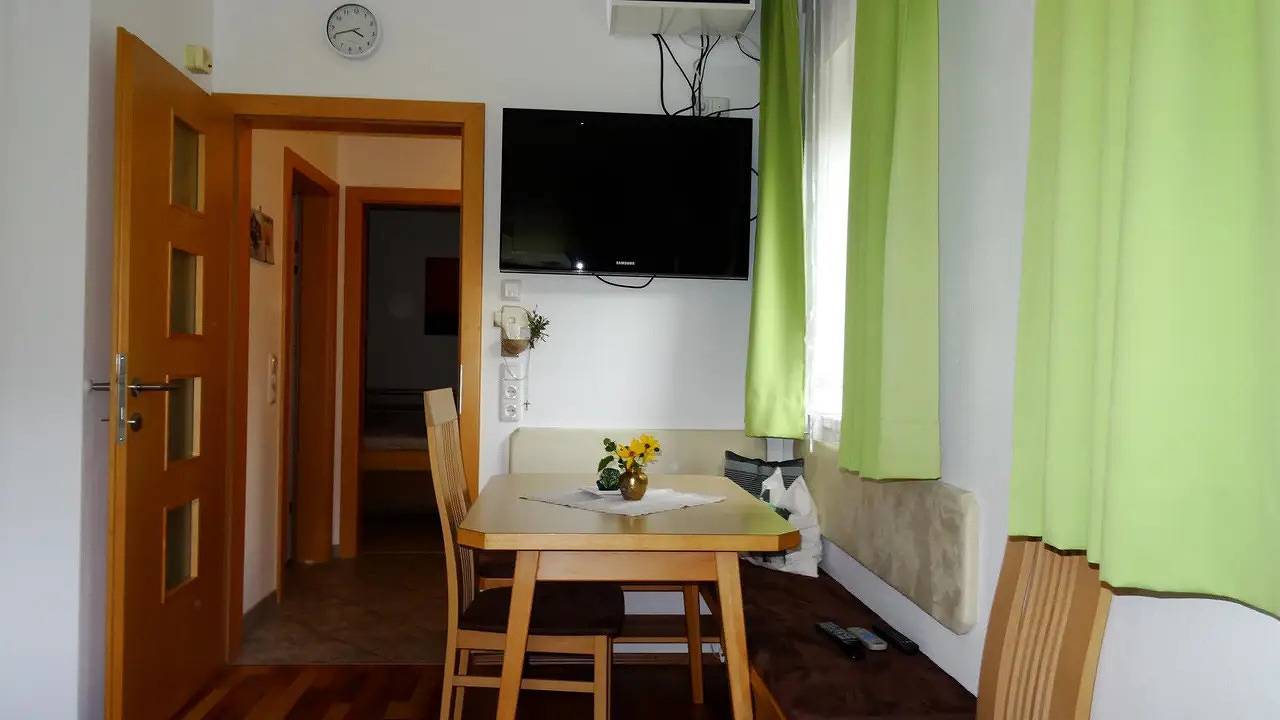 Ganze Ferienwohnung, Ferienwohnung für 2 Personen (35 m²) in Heinfels in Villgratner Berge, Heinfels