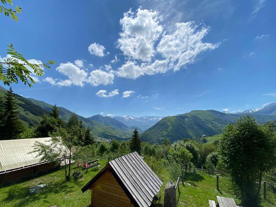 Domaine du trappeur  - Hébergement 2 personnes - Hutte Marmotte - Pas de cuisine, pas de sanitaires (ni Wc, ni salle de bain) in Saint-Sorlin-d'Arves, Région de Saint-Jean-de-Maurienne