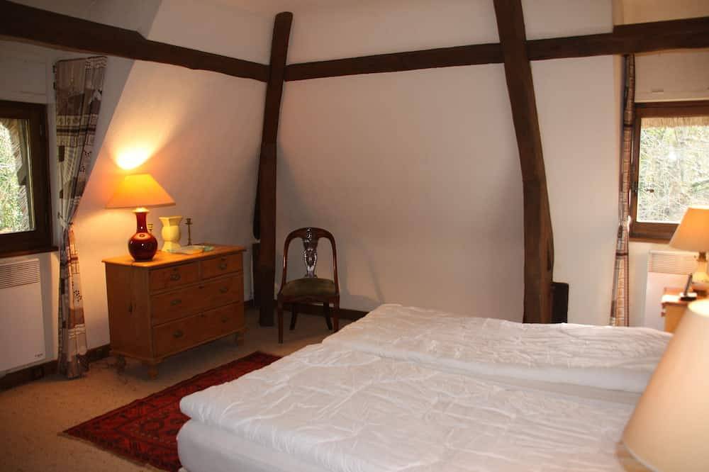 Casa a 6 minutos de Deauville - jardín cerrado, excelentes servicios de hotel. in Touques, Region de Lisieux