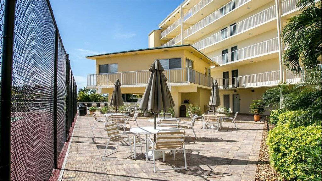 Ganze Wohnung, Nur wenige Schritte vom Strand entfernt, Peak am Golf! Neue Möbel. Jw Alternative in Marco Island, Southwest Florida