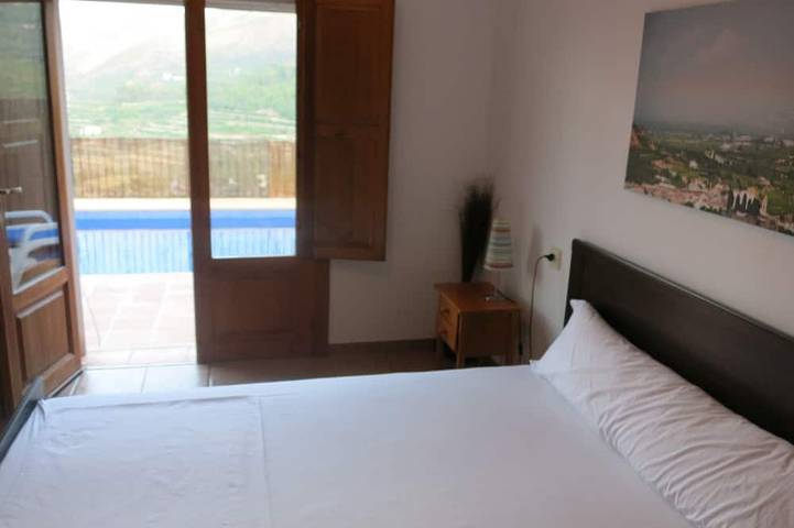 Ferienhaus für 4 Personen, mit Terrasse und Pool
