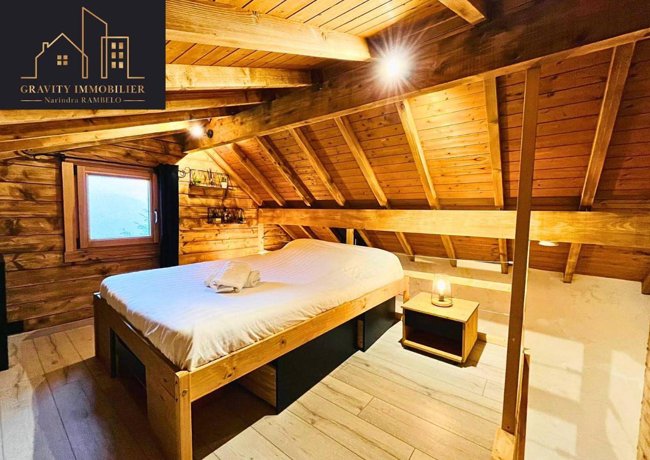 Petit chalet en bois avec mezzanine en montagne in Marignier, Région de Bonneville