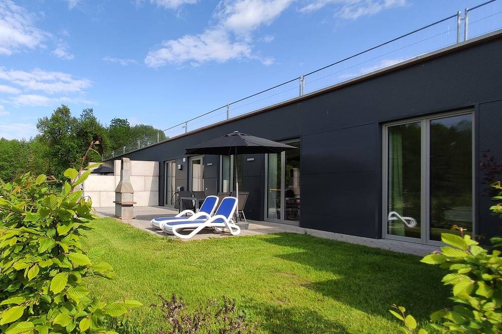 Ganze Wohnung, Erdhausapartment West \"Die außergewöhnlich und besondere Unterkunft\" in Wiesentheid, Fränkisches Weinland