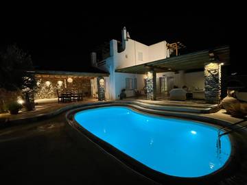 Cottage pour 6 personnes, avec piscine ainsi que vue et jardin dans Kalafatis