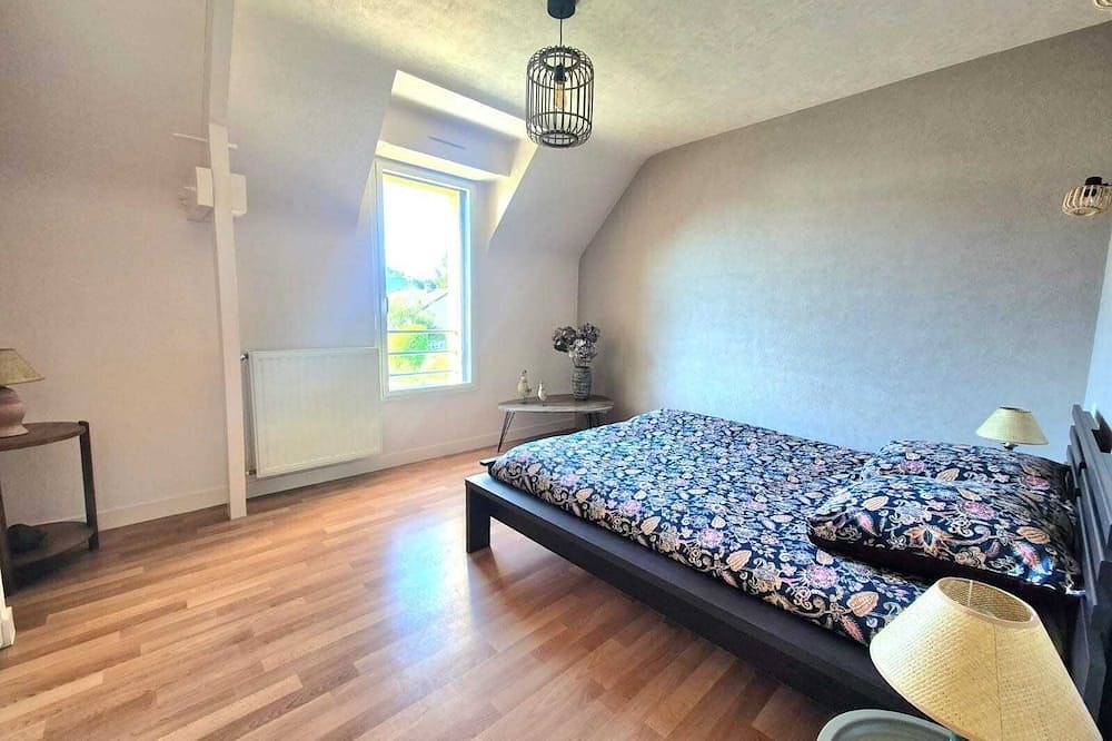 House with garden and parking in Miniac-Morvan in Miniac-Morvan, Región de Saint-Malo