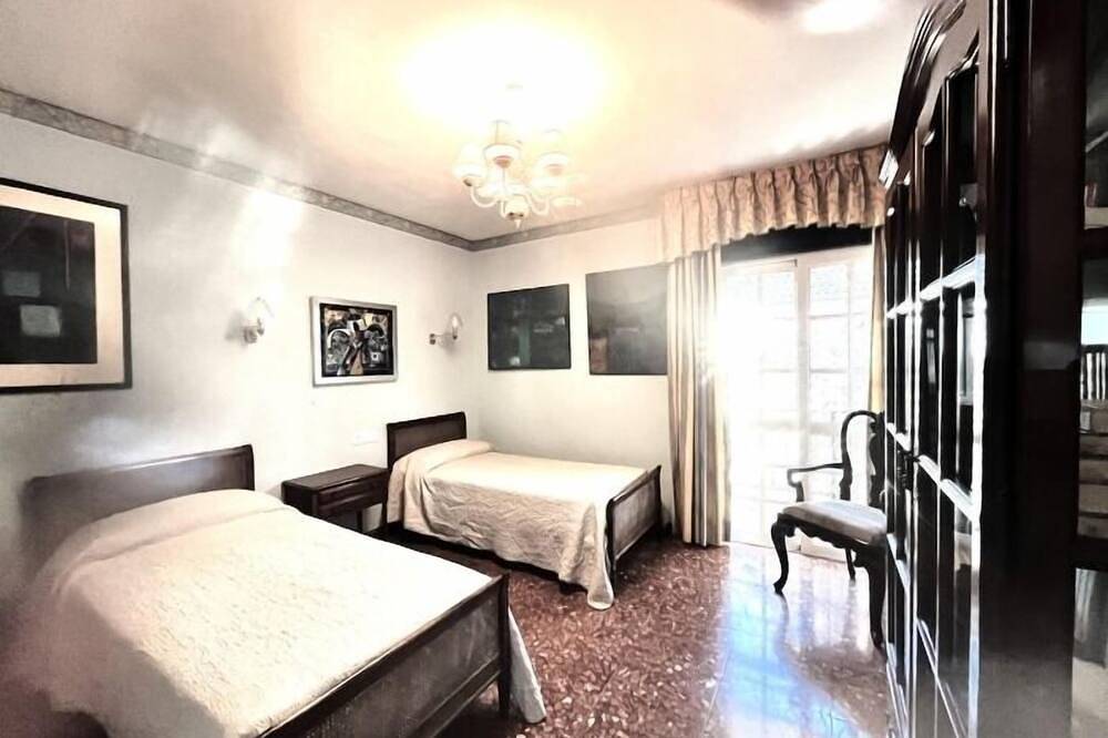 Villa Pinares-málaga: Pool, Garden, Garage, Wifi in Málaga (Este), Malaga