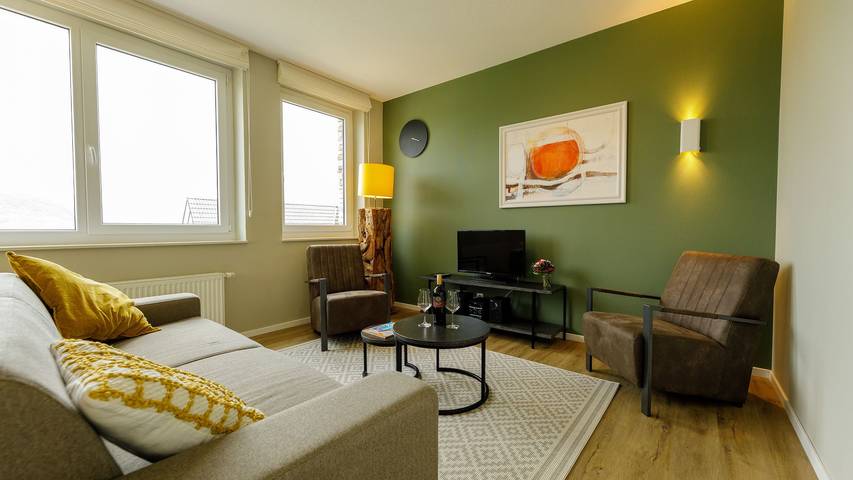 Ferienwohnung für 4 Personen, mit Sauna und Balkon sowie Whirlpool und Pool in Heimbach