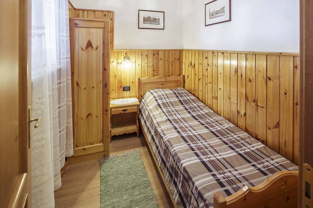 Entire apartment, Casa Ciasatua - Your oasis of relax among the peaks of Cortina in Cortina d'Ampezzo, Dolomiti Superski