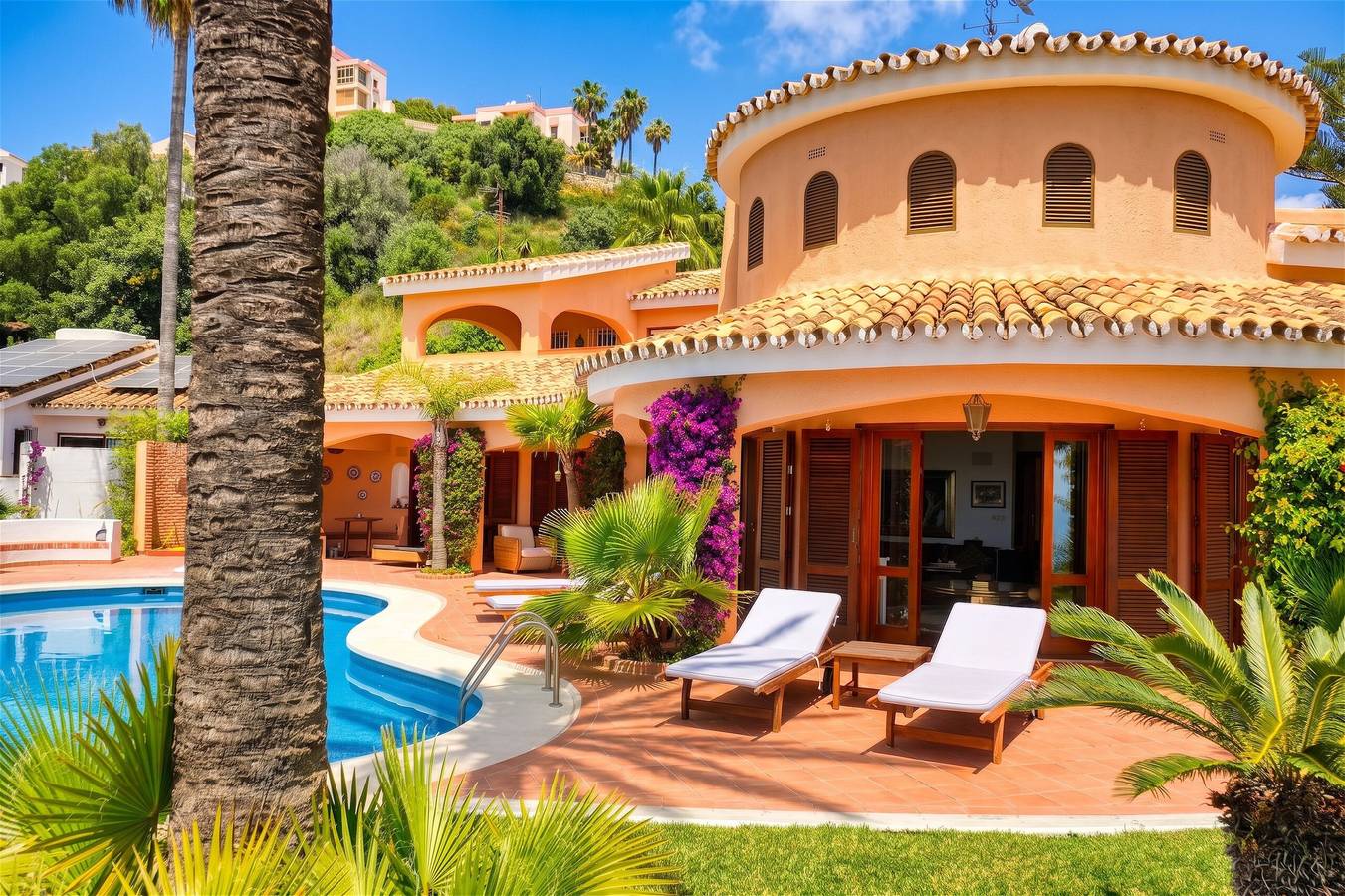 3163 Luxury Mediterranean Villa with Private Pool in Torremuelle, Benalmádena