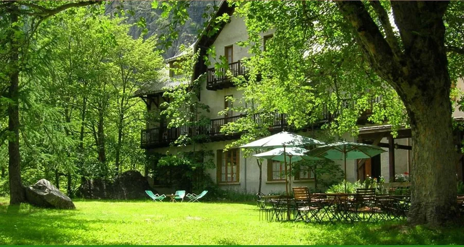 Hotel para 2 personas, con terraza y jardín - 1