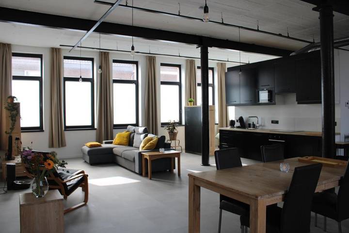 Gîte pour 4 personnes, avec terrasse à Boom