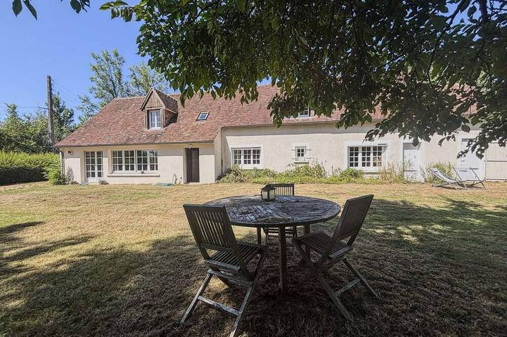 Location de vacances pour 8 personnes, avec jardin, animaux acceptés dans Villeneuve-en-Perseigne