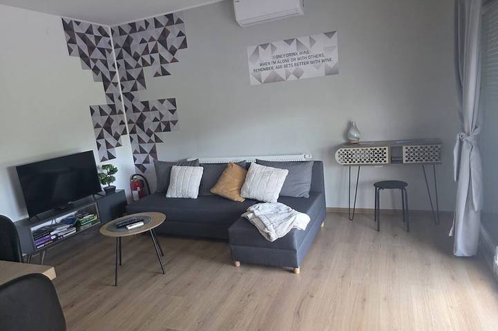 Holiday Home with Terrace in Kutjevo, Pozega-Slawonien