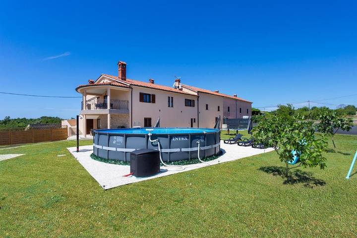 Ferienwohnung für 7 Personen, mit Pool und Ausblick sowie Garten - 1