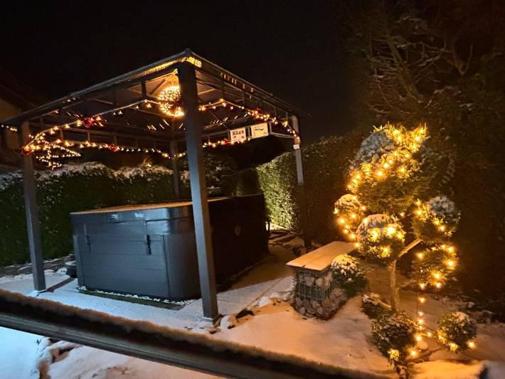 Ferienwohnung für 2 Personen, mit Whirlpool und Terrasse sowie Garten und Pool in Hessen