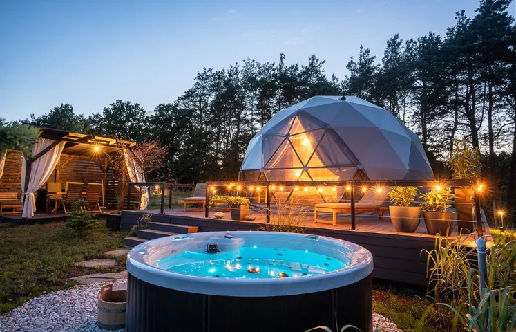 Tent voor 4 personen, met tuin en whirlpool - 1