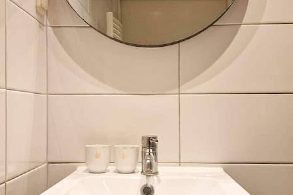 Geheel appartement, Trendy Quiet Souterrain near beach, free parking. in Noordwijk aan Zee, Noordwijk