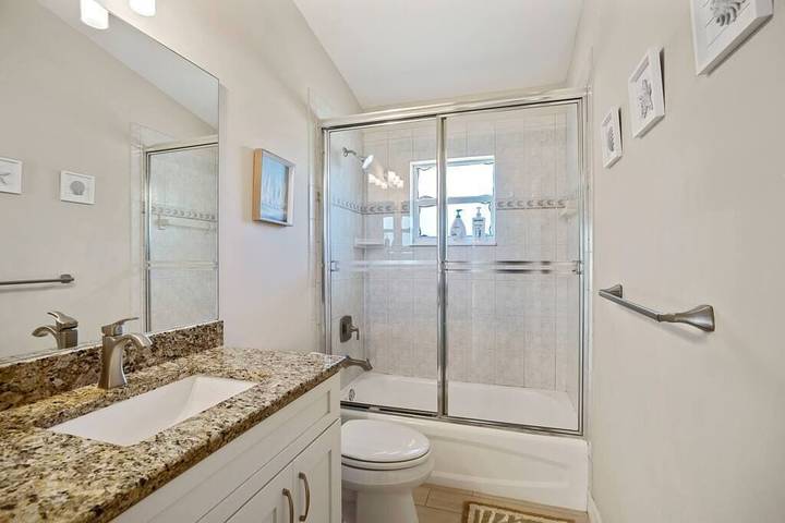 Holiday rental for 7 people, with garden and pool as well as balcony in Marco Island