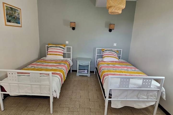 Location de vacances pour 6 personnes, avec jardin à Larbey - 4