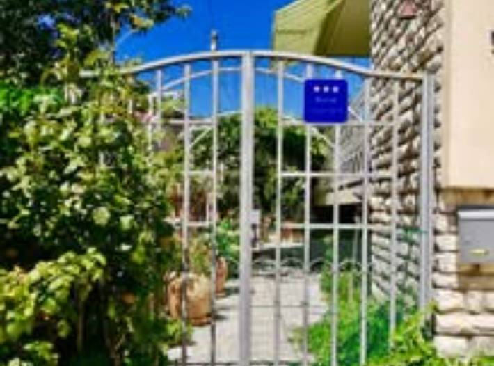 Ferienwohnung für 4 Personen, mit Balkon und Meerblick in Sibenik - 2