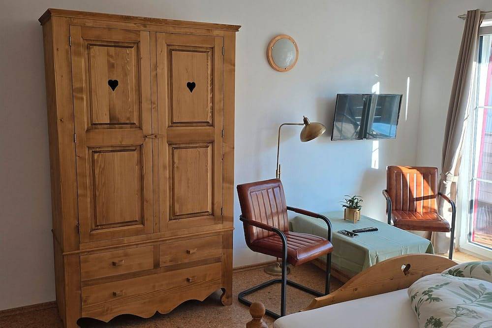 Bed and Breakfast 'Glückauf' with Mountain View, Shared Terrace and Wi-Fi in Kaunergrat, Wenns