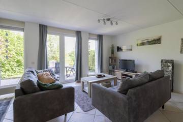 Bungalow voor 4 Personen in Makkum, Nederlandse kust, Afbeelding 1