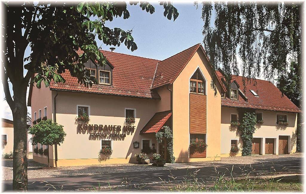 Gasthof Kondrauer Hof - Doppel oder Dreibettzimmer in Waldsassen, Ostbayern