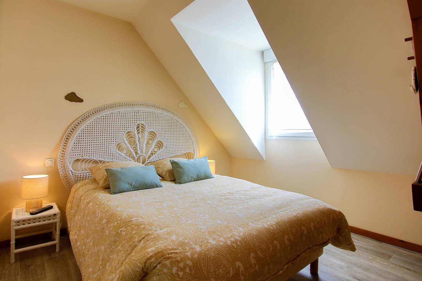 Holiday Home “L’escale de Marilou” with Shared Terrace, Private Garden & Wi-Fi in Pirou, Coutances