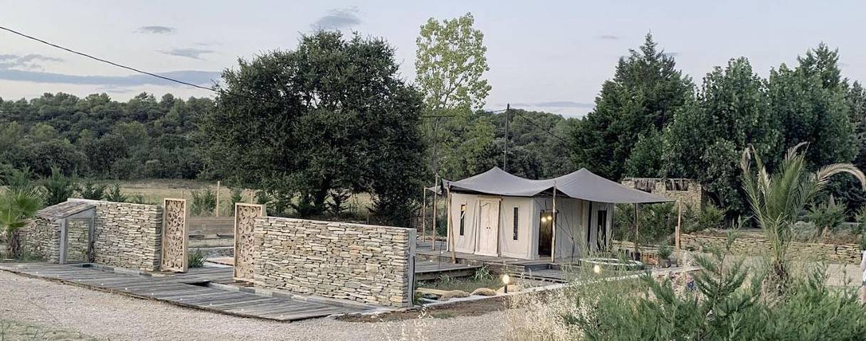 Gîte pour 2 personnes, avec jardin ainsi que vue et piscine à Saint-Julien - 2