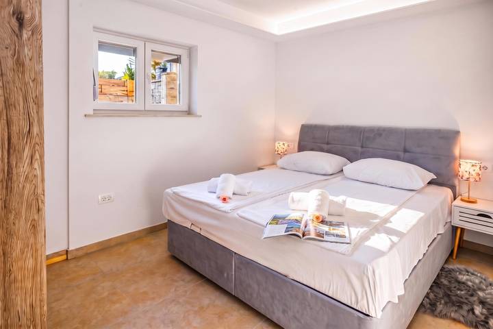 Ganze Wohnung, Sanbaldo 1Br Terrace Apartment Koper in Koper, Slowenische Riviera