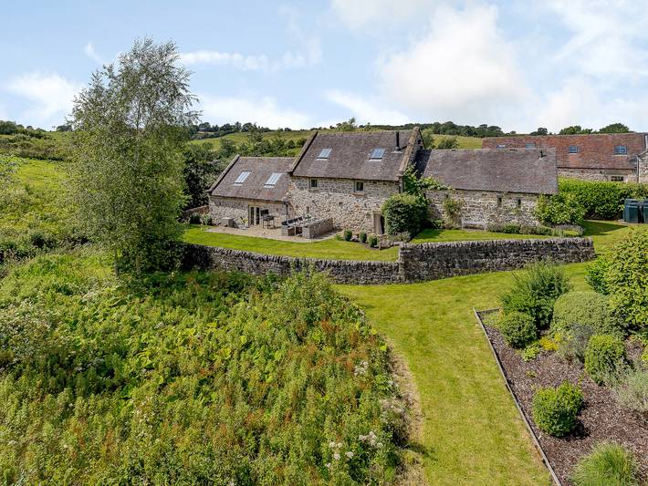 Cottage for 10 people, with garden in Peak District