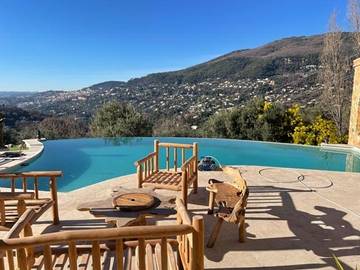 Maison d’hôte pour 2 personnes, avec piscine et sauna ainsi que jacuzzi et jardin dans les Alpes maritimes