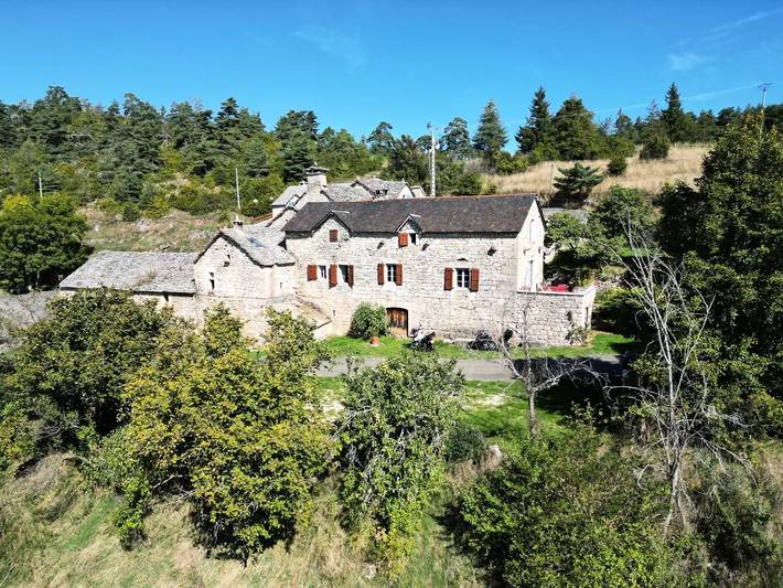 Gîte pour 8 personnes, avec jardin et piscine