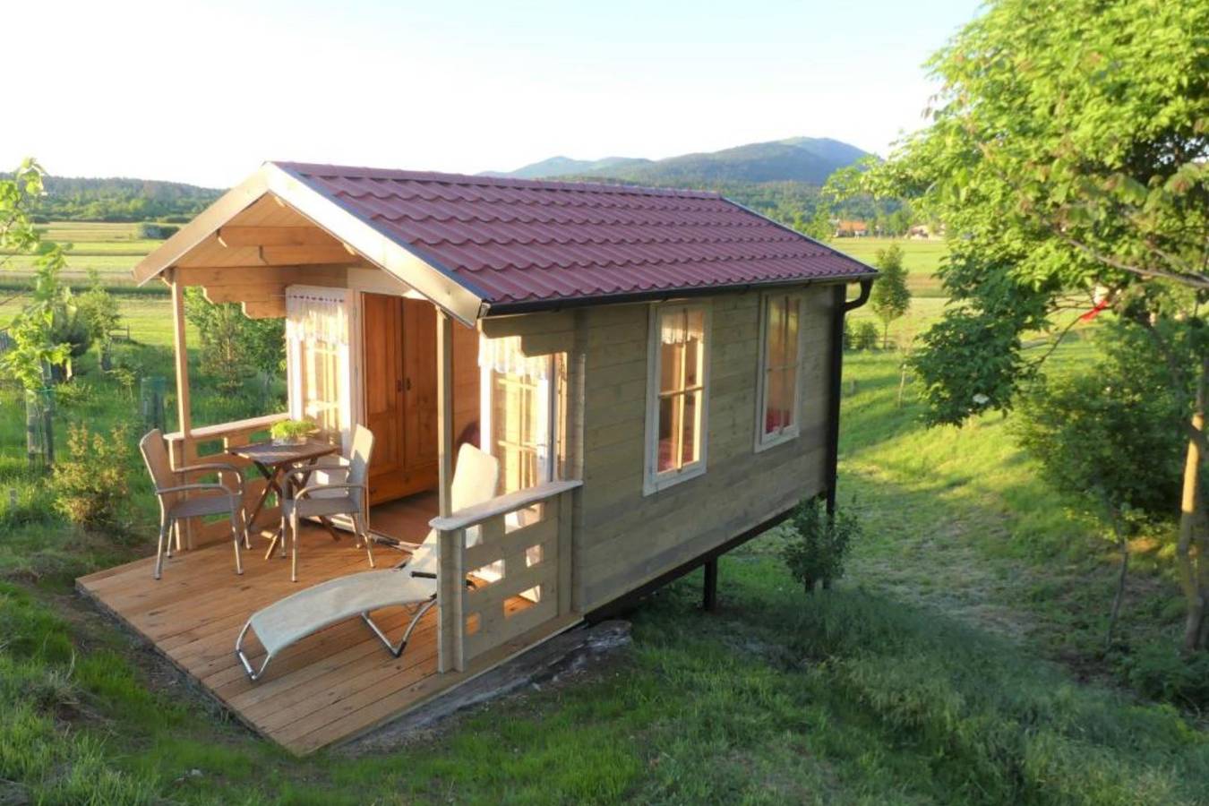 Wohnwagen für 2 Personen mit Terrasse in Innerkrain-Karst