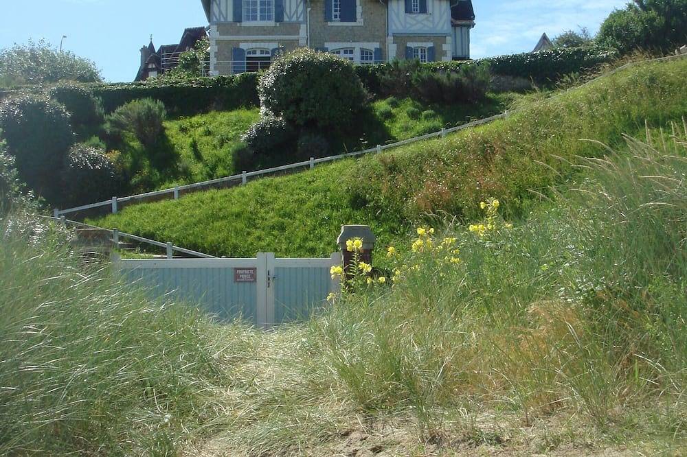 Grande Maison sur la Plage in Benerville-sur-Mer, Lisieux region