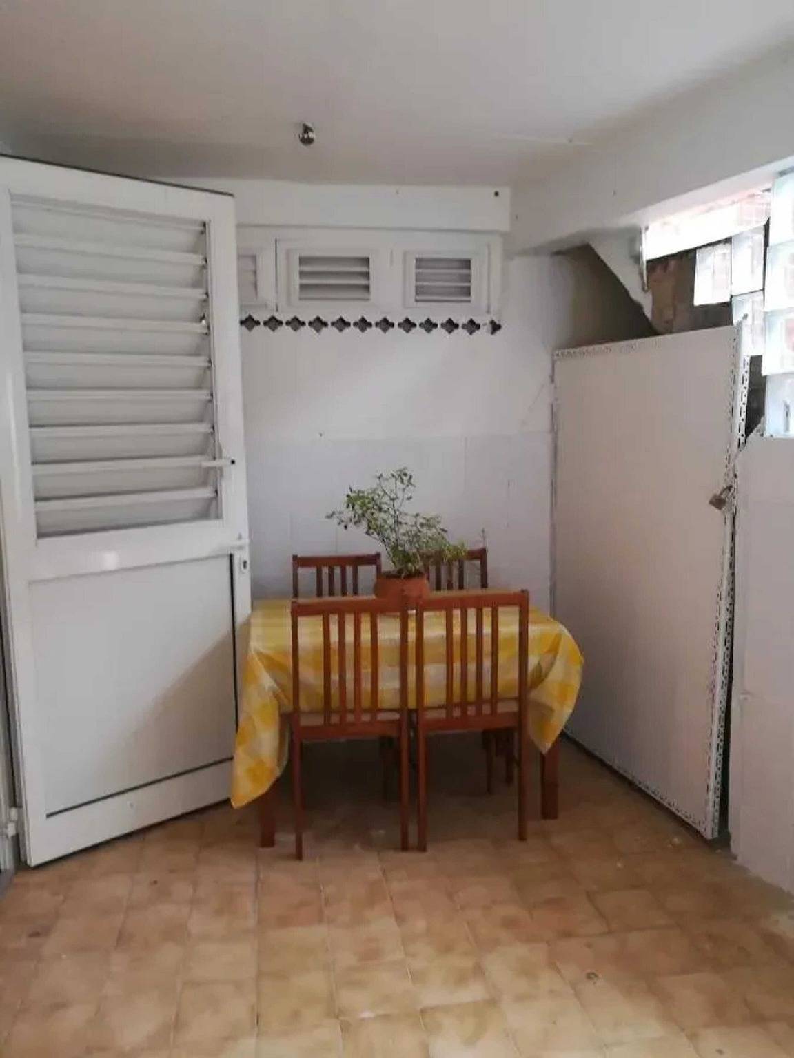 Ganze Wohnung, Gemütliches Apartment in Fort-de-France, 50 m² mit Terrasse in Martinique