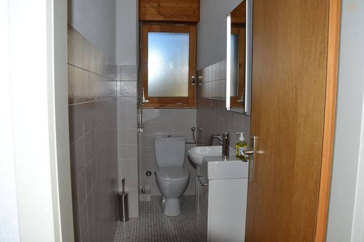 Ganze Wohnung, Außenbereich: Wohnung für 8 Personen im 2. Stock, Balkon. -Innenbereich: 115 m2, Eingangshalle, Wohn in Saint Luc, Anniviers