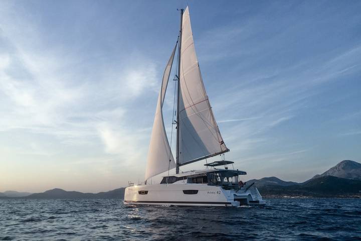 Bateau pour 6 personnes dans Tivat