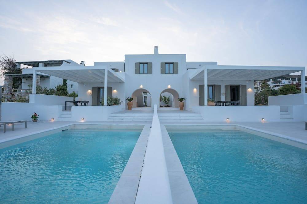 Paros Breeze Luxury Villa in Paros