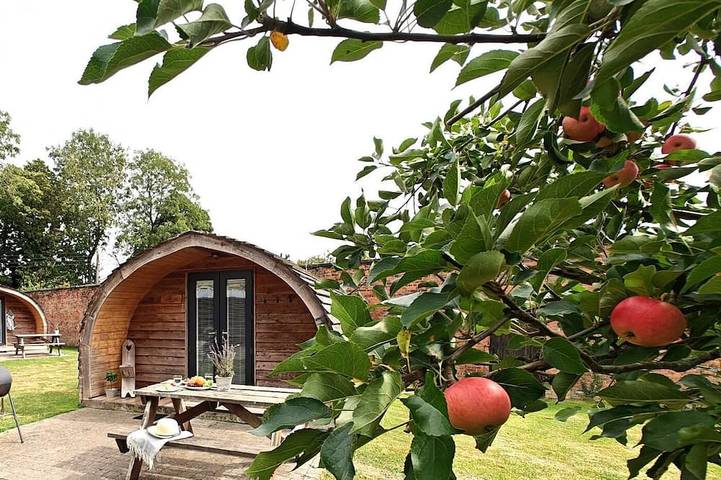 Glamping for 3 people in Staffordshire