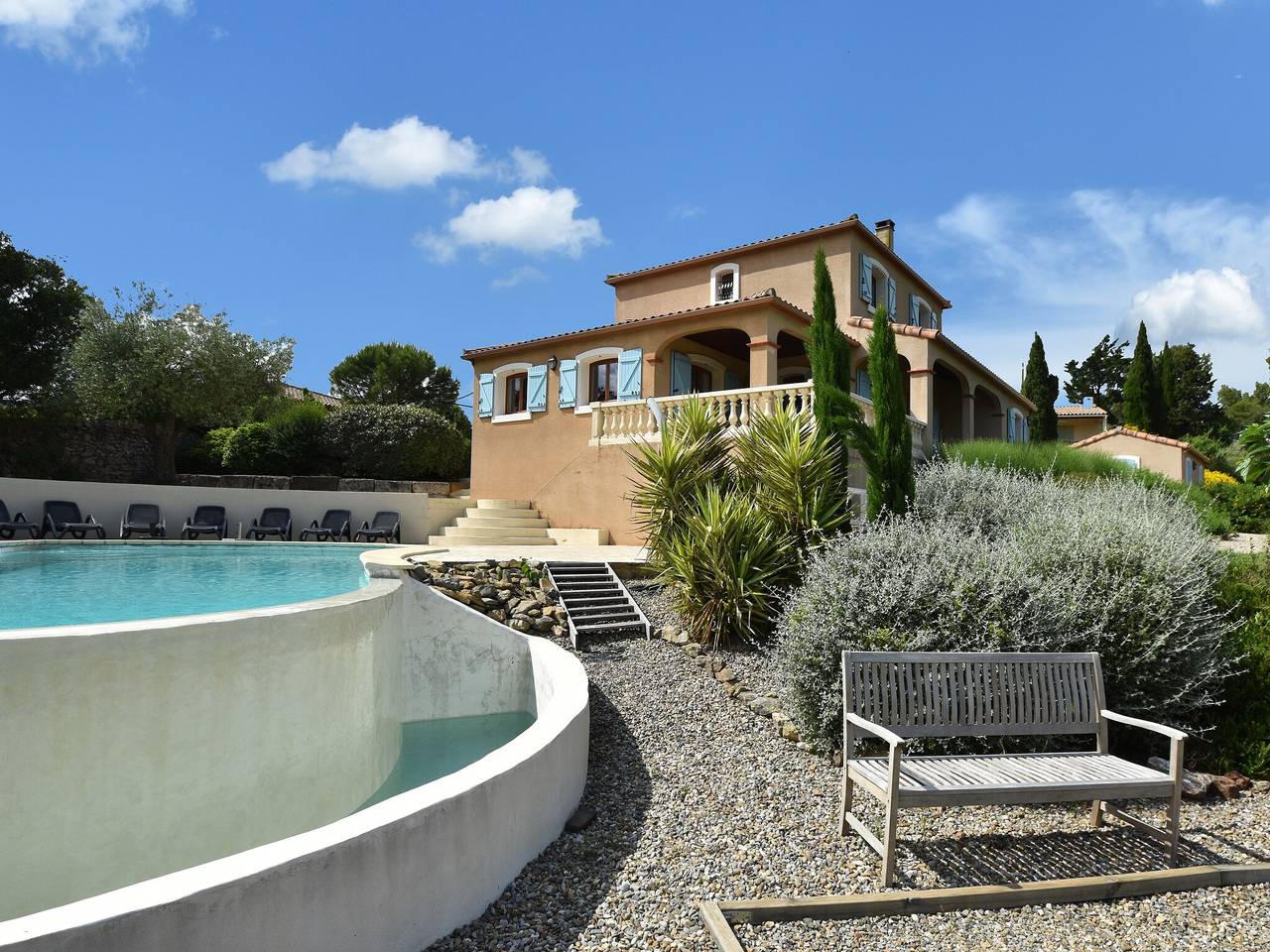 Séjour dans un vignoble avec piscine in Montbrun-des-Corbières, Région de Narbonne