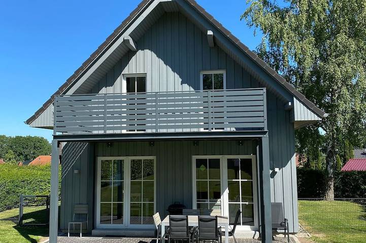 Ferienhaus für 6 Personen, mit Garten und Balkon in Göhren-Lebbin