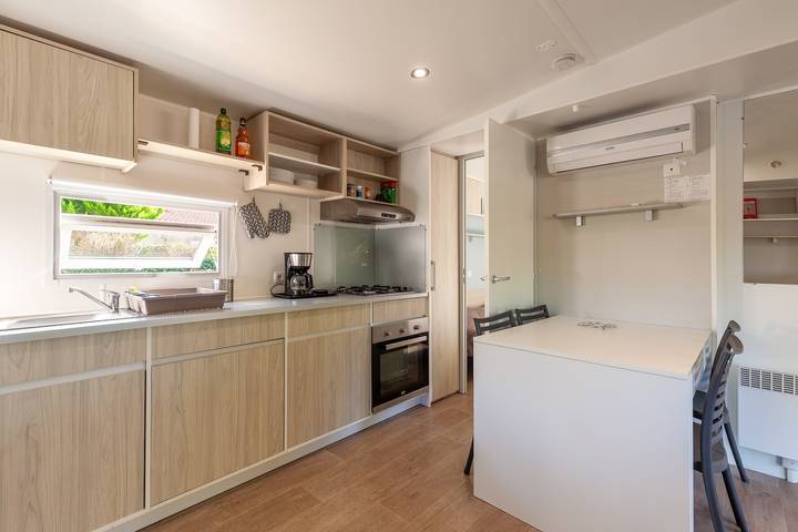 Mobil-home 'Lou Soleil 80' con piscina condivisa, Wi-Fi e aria condizionata in Carry-le-Rouet, Costa mediterranea (Francia)