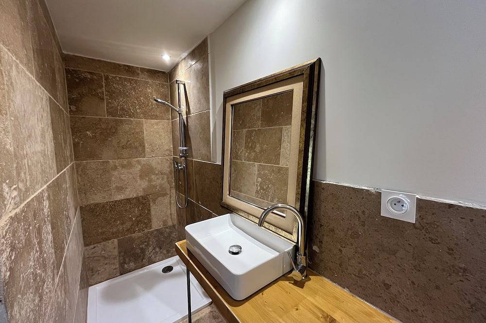 Appartement entier, Adult Only - Appartement au calme in Grillon, Enclave de Valreas