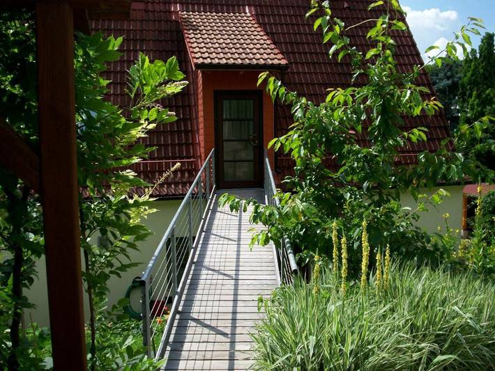 Ferienwohnung für 4 Personen, mit Balkon und Terrasse sowie Garten und Ausblick in Gräfenberg