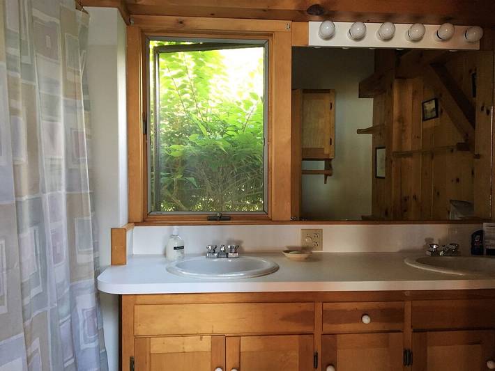 Vacation rental for 6 people, with hot tub and yard as well as terrace in Acadia National Park