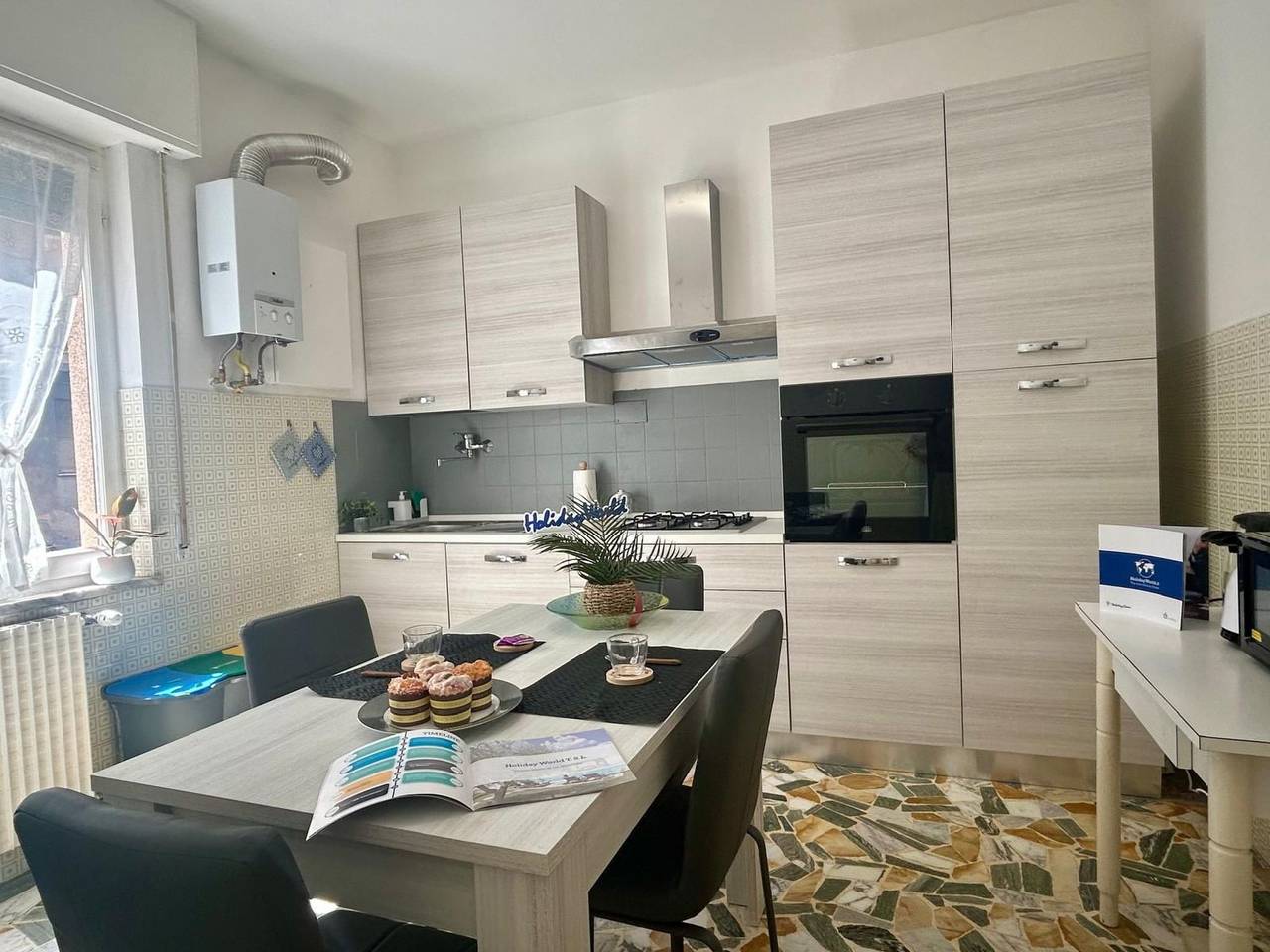 Ganze Wohnung, Blue Beach by Holiday World in Albisola Capo, Albisola Superiore