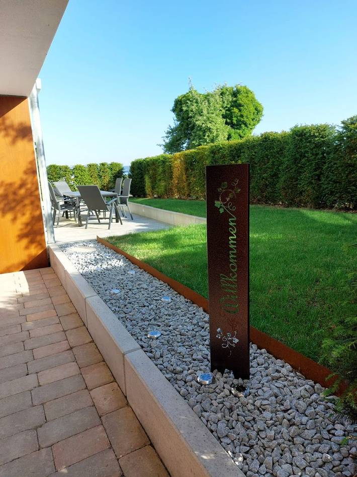 Ferienwohnung für 5 Personen, mit Balkon/Terrasse und Terrasse sowie Garten in Gaienhofen