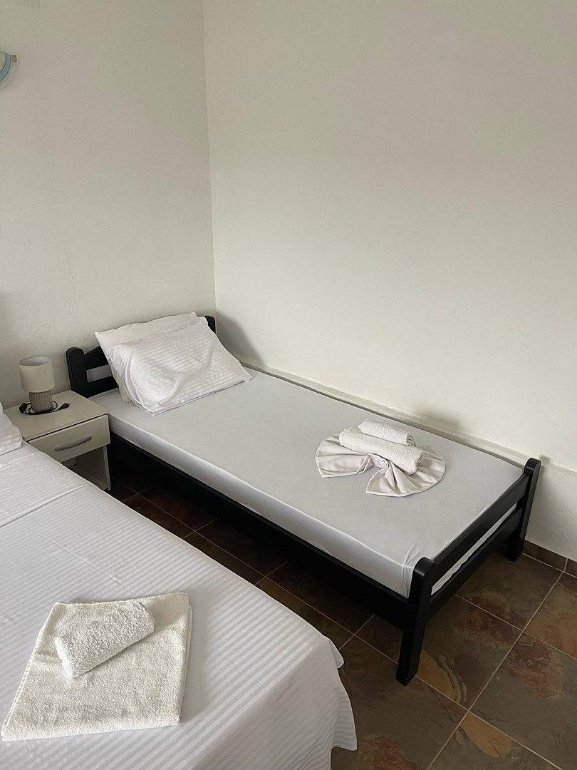 Apartamento entero, Apartamento de vacaciones para 3 personas con piscina in Donji Štoj, Municipio de Ulcinj